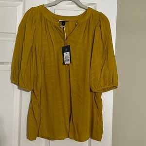 NWT Universal Thread mustard short sleeve blouse with button front  Size M